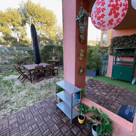 A Proximite Jardin Arbore A Pied Confort