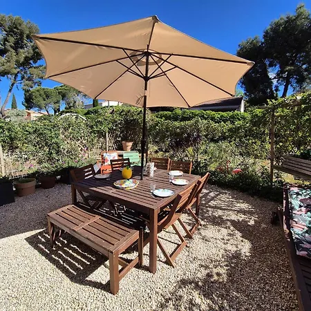 A Proximite, 6 Couchages, A Pied Confort, Wifi, Jardin Apartment *